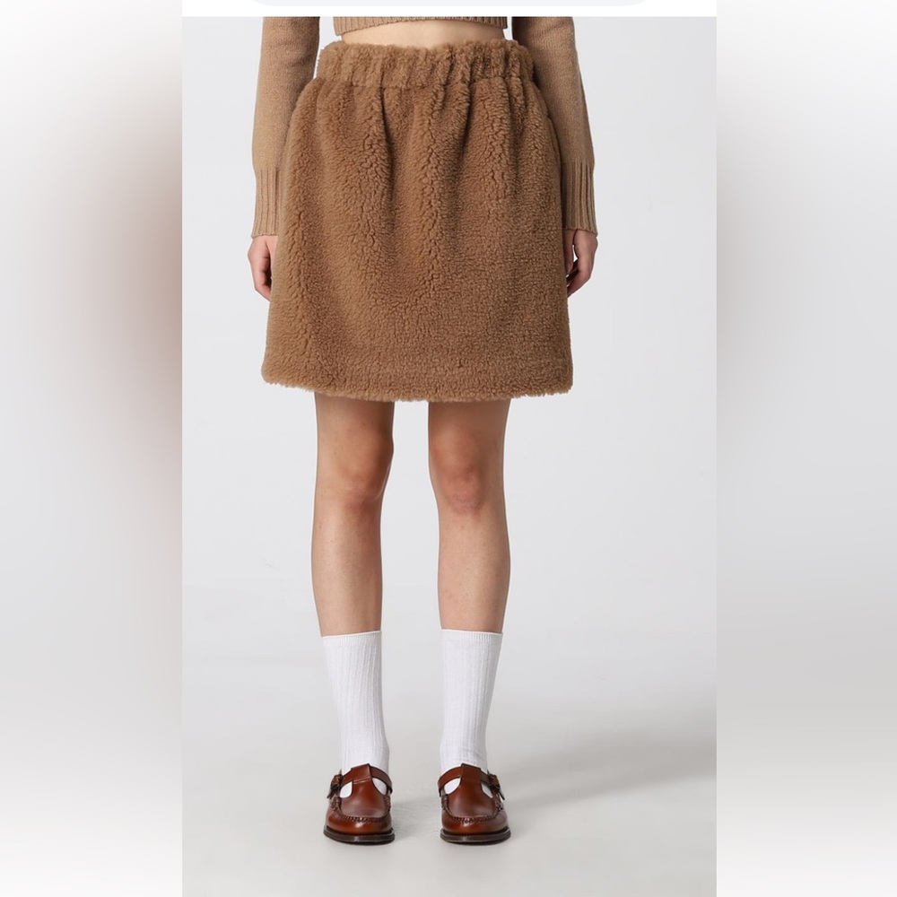 Max Mara
Agente Teddy Miniskirt  - Size 8